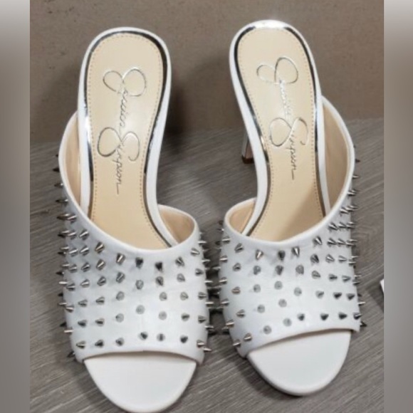 White studded high heel shoe Jessica Simpson size 10m - Picture 1 of 4